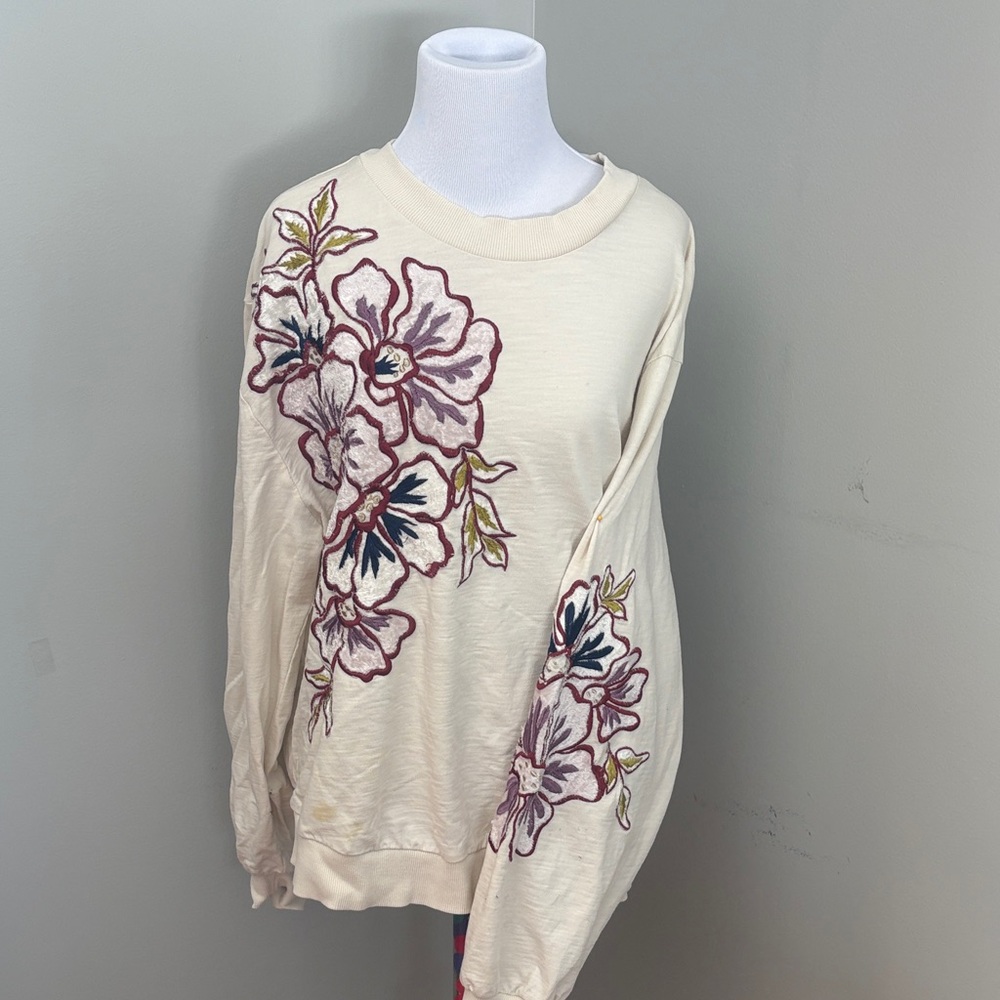 Floral Embroidered Cream Sweatshirt